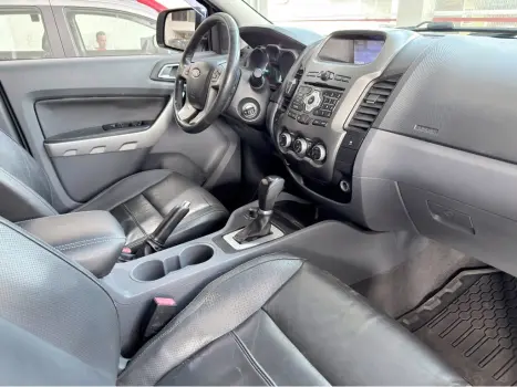 FORD Ranger 3.0 V6 4X4 LIMITED PLUS TURBO DIESEL CABINE DUPLA AUTOM�TICO, Foto 9