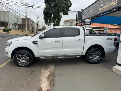 FORD Ranger 3.2 20V XLT 4X4 CABINE DUPLA TURBO DIESEL AUTOMTICO, Foto 4