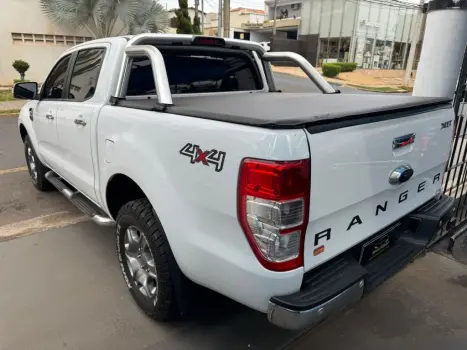 FORD Ranger 3.2 20V XLT 4X4 CABINE DUPLA TURBO DIESEL AUTOMTICO, Foto 5