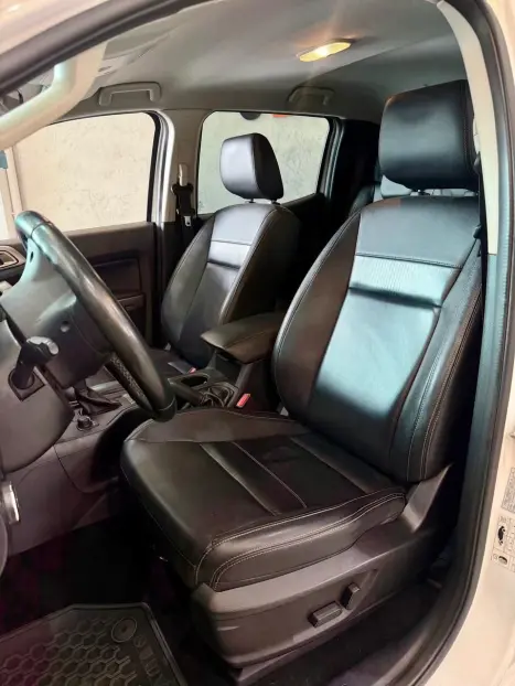 FORD Ranger 3.2 20V CABINE DUPLA 4X4 LIMITED TURBO DIESEL AUTOM�TICO, Foto 10