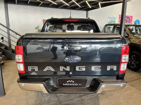 FORD Ranger 3.2 20V CABINE DUPLA 4X4 LIMITED TURBO DIESEL AUTOM�TICO, Foto 3
