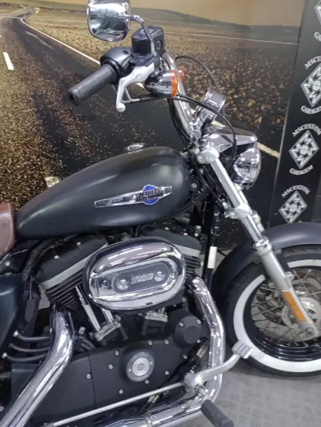 HARLEY DAVIDSON Sportster XL 1200 Custom CB, Foto 6 HARLEY DAVIDSON Sportster XL 1200 Custom CB, Foto 6