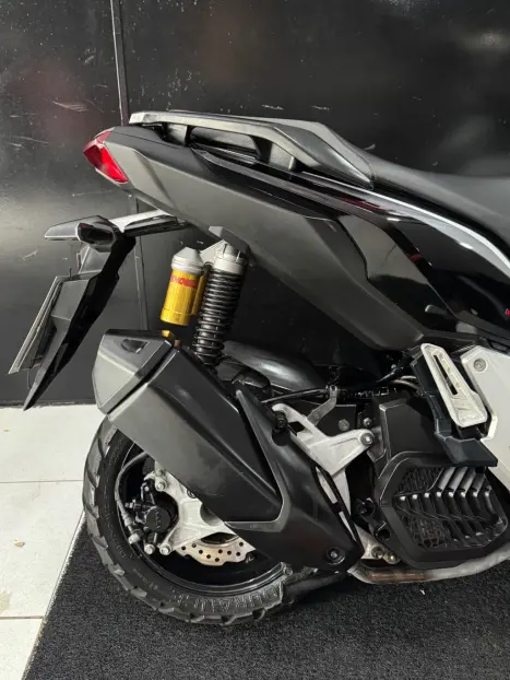 HONDA ADV 150 , Foto 2