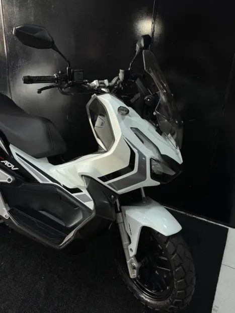 HONDA ADV 150 , Foto 4