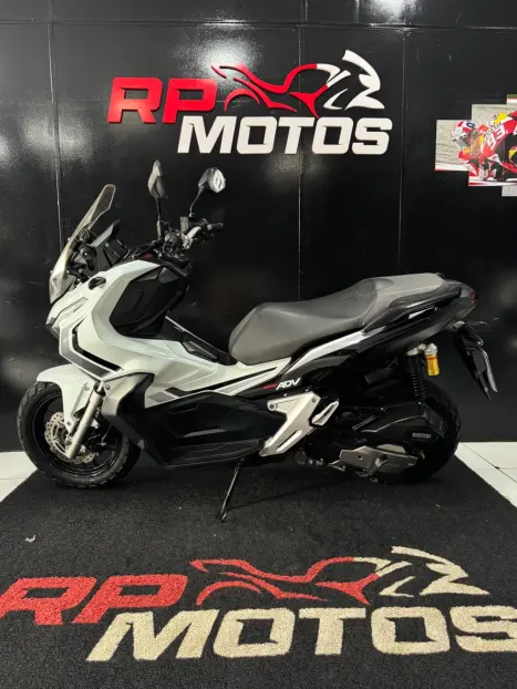 HONDA ADV 150 , Foto 7