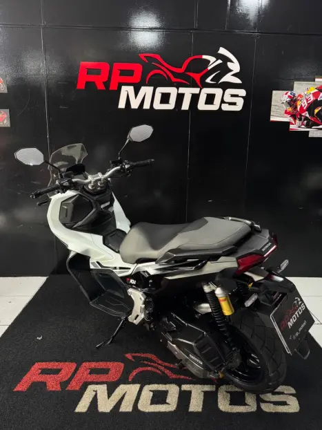 HONDA ADV 150 , Foto 8