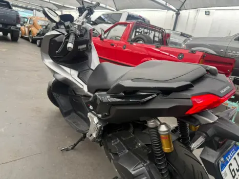 HONDA ADV 150 , Foto 4