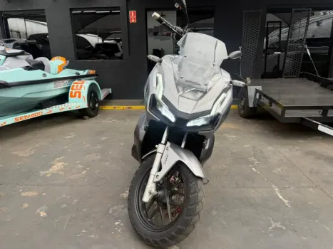 HONDA ADV 150 , Foto 7