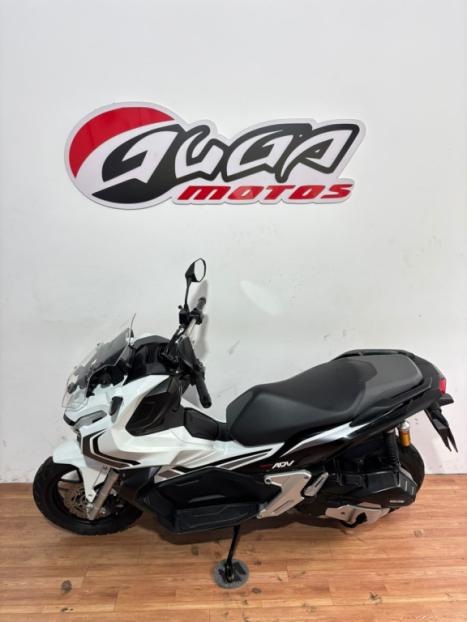 HONDA ADV 150 , Foto 2