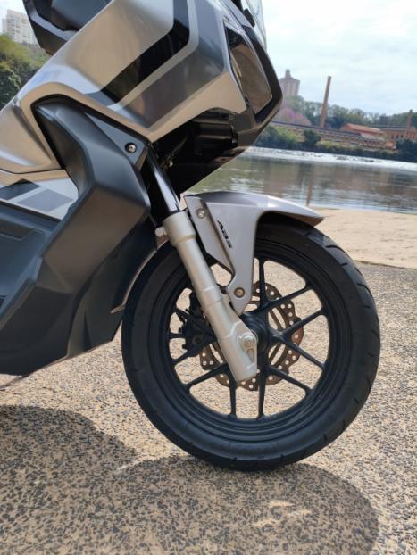HONDA ADV 160 , Foto 3