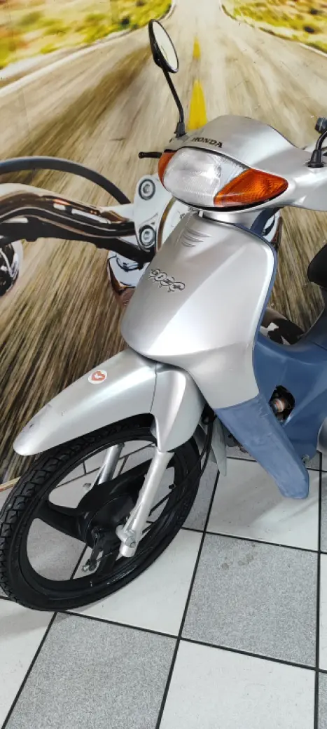 HONDA Biz 100 +, Foto 8