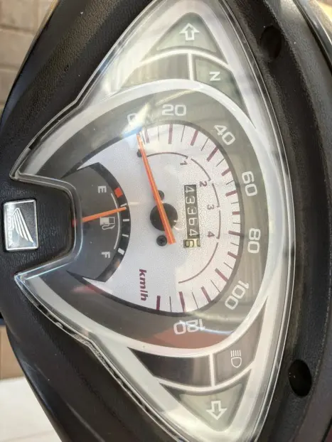 HONDA Biz 100 ES, Foto 3