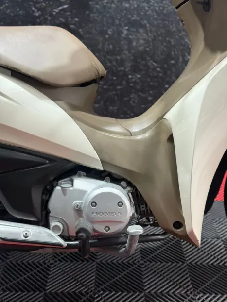 HONDA Biz 125 EX, Foto 5