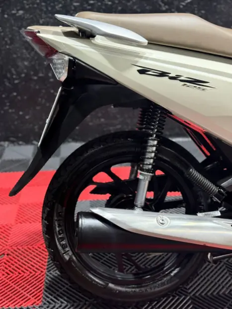 HONDA Biz 125 EX, Foto 6