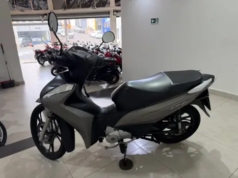 HONDA Biz 125 EX, Foto 4