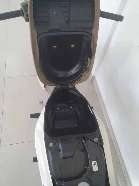 HONDA Biz 125 EX, Foto 6