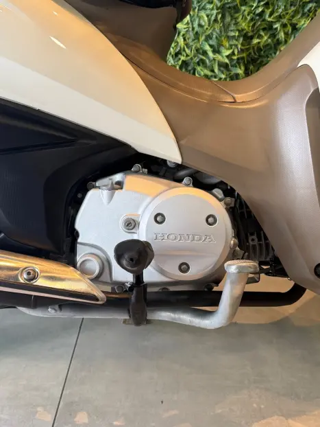 HONDA Biz 125 EX, Foto 8