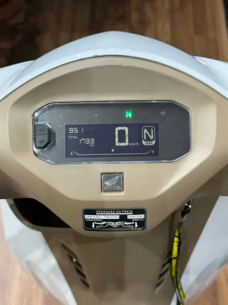 HONDA Biz 125 EX, Foto 4