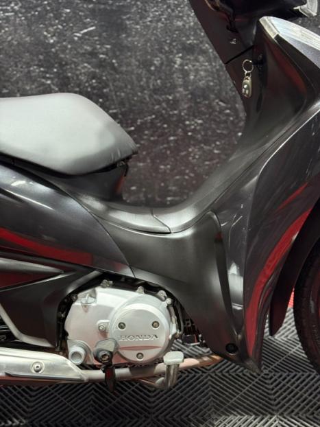 HONDA Biz 125 EX, Foto 6