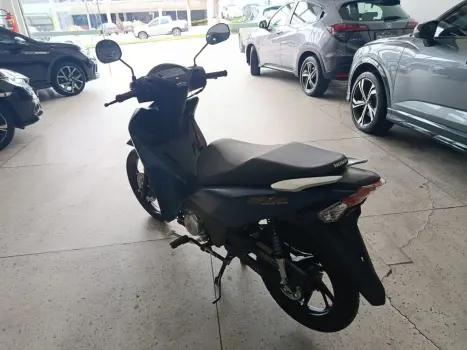 HONDA Biz 125 EX, Foto 6