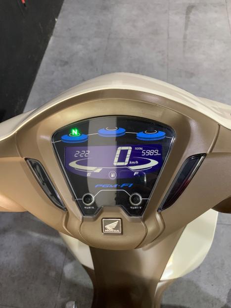 HONDA Biz 125 EX, Foto 5