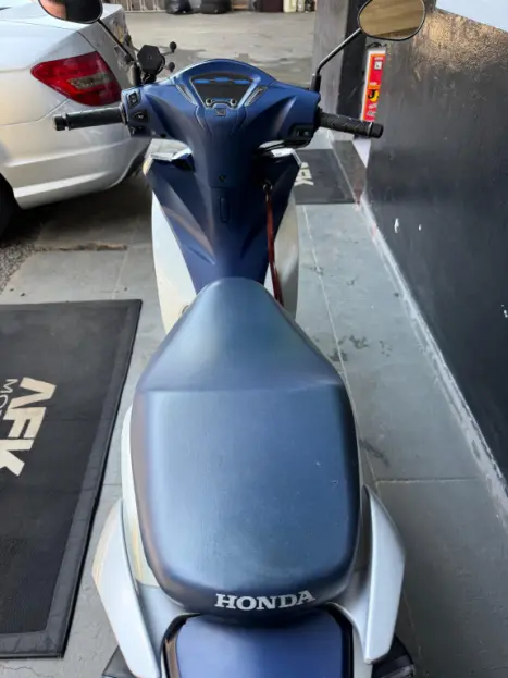 HONDA Biz 125 EX, Foto 6