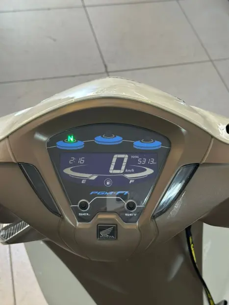 HONDA Biz 125 EX, Foto 7