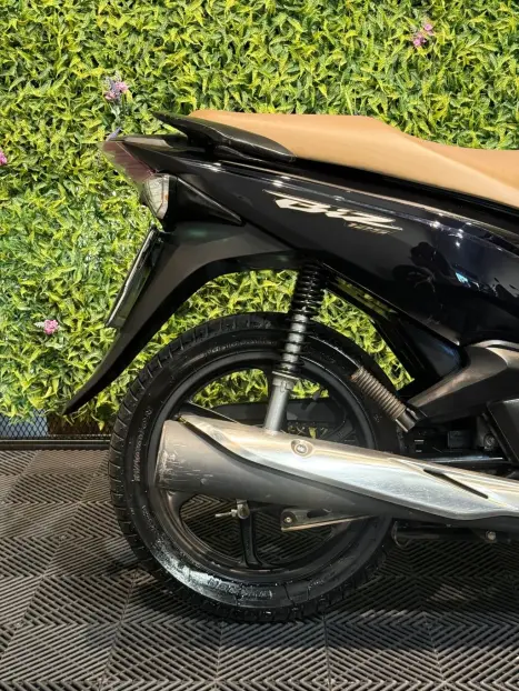 HONDA Biz 125 EX, Foto 3