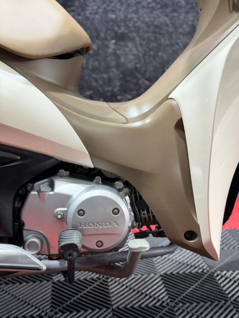 HONDA Biz 125 EX, Foto 6