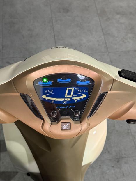 HONDA Biz 125 EX, Foto 5