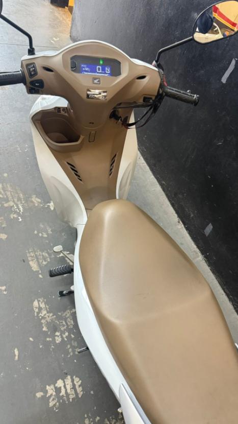 HONDA Biz 125 EX, Foto 8