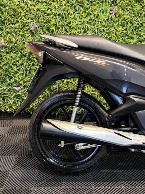 HONDA Biz 125 EX, Foto 3
