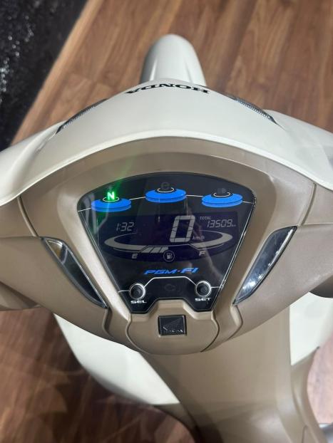 HONDA Biz 125 EX, Foto 7