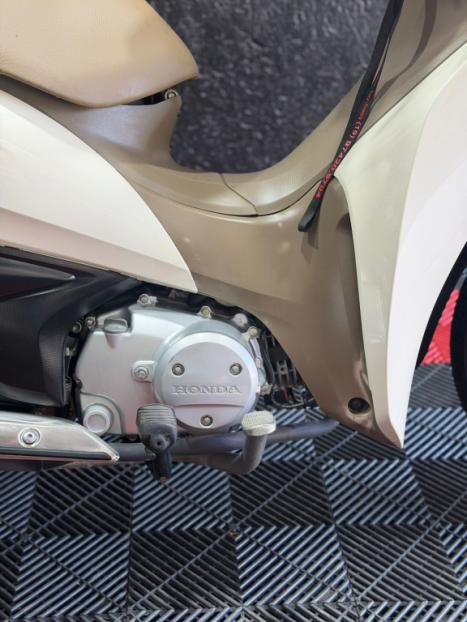 HONDA Biz 125 EX, Foto 9