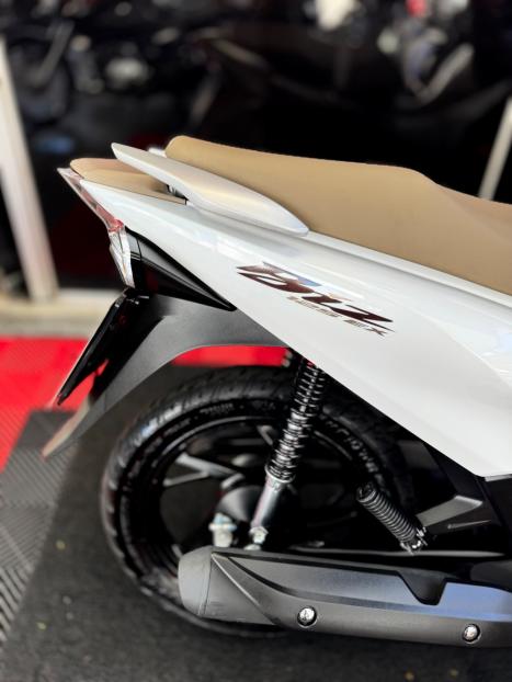 HONDA Biz 125 EX, Foto 2