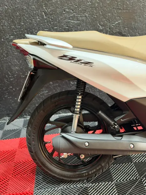 HONDA Biz 125 EX, Foto 10