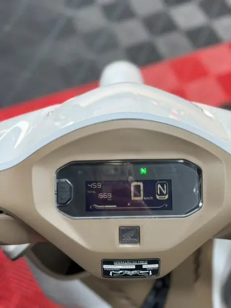 HONDA Biz 125 EX, Foto 16