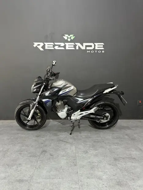 HONDA CB 250 F Twister , Foto 10