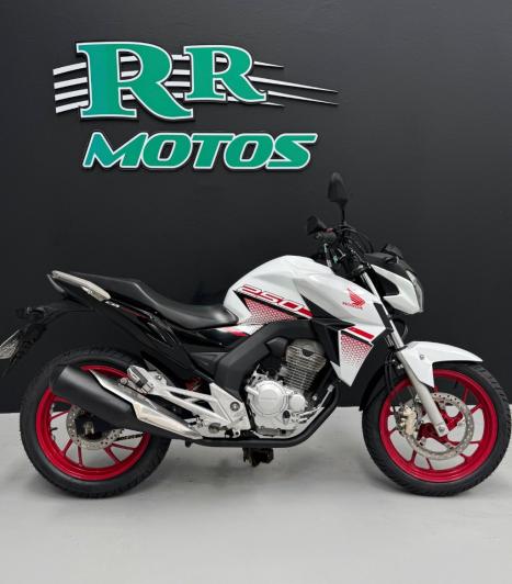 HONDA CB 250 F Twister , Foto 1