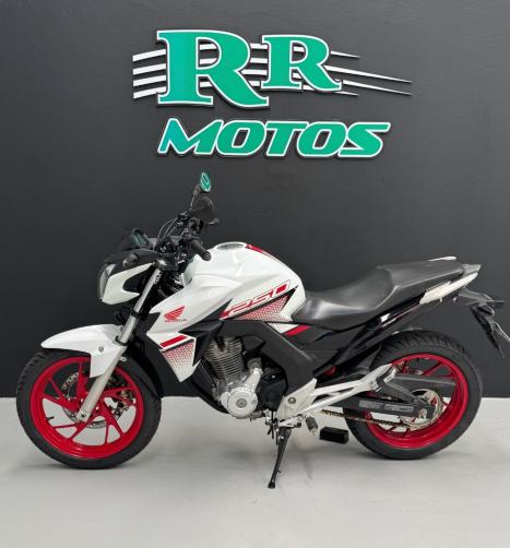 HONDA CB 250 F Twister , Foto 2