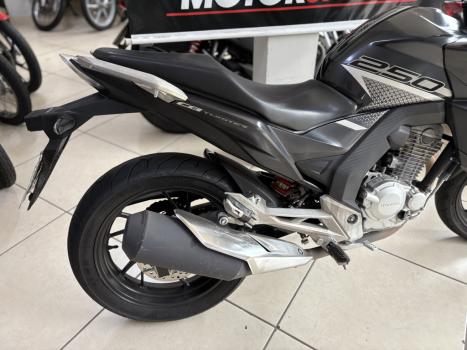 HONDA CB 250 F Twister FLEXONE, Foto 2
