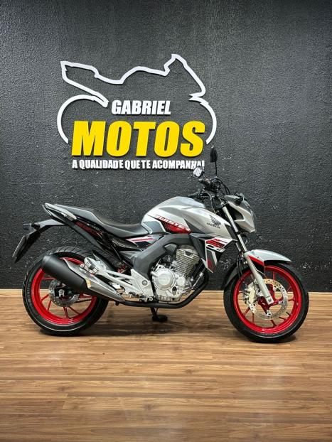 HONDA CB 250 F Twister FLEXONE, Foto 1