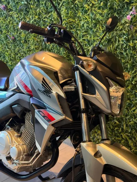 HONDA CB 250 F Twister , Foto 5