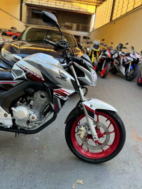 HONDA CB 250 F Twister FLEXONE, Foto 3