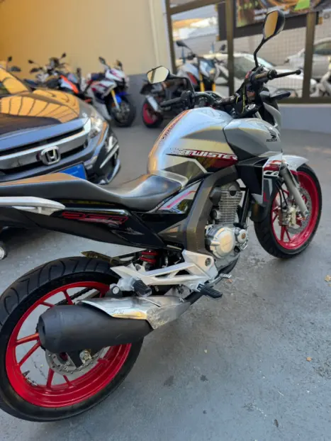 HONDA CB 250 F Twister FLEXONE, Foto 2