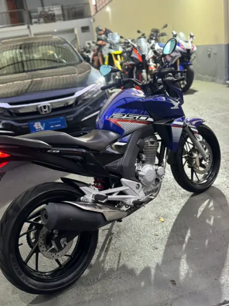 HONDA CB 250 F Twister FLEXONE, Foto 4