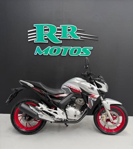 HONDA CB 250 F Twister , Foto 1