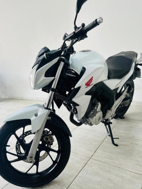 HONDA CB 250 F Twister , Foto 2