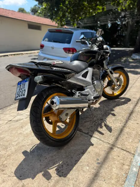 HONDA CB 250 F Twister , Foto 2