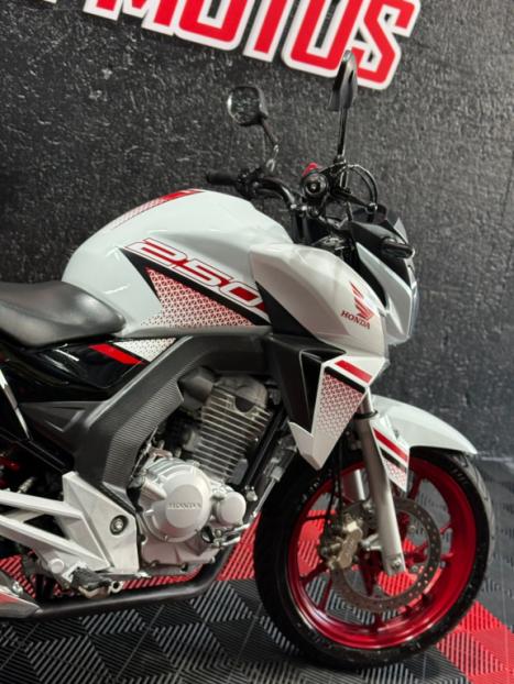 HONDA CB 250 F Twister FLEXONE, Foto 3